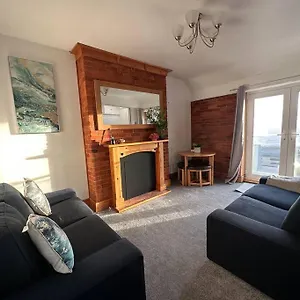 https://coastline-retreats-stunning-sea-view-apartment-netflix.tophotelsbath.com