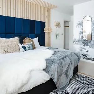 https://getaway-with-gaming-room-desk-parking.tophotelsbath.com